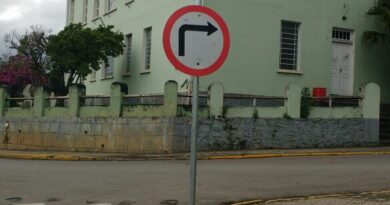 Adequação de sentido - rua Getúlio Vargas